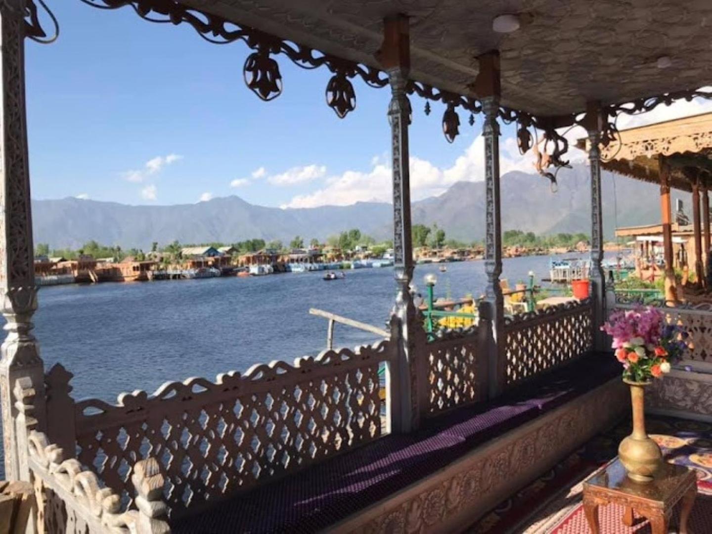 Srīnagar Young Bombay Premium Heritage Houseboat מראה חיצוני תמונה
