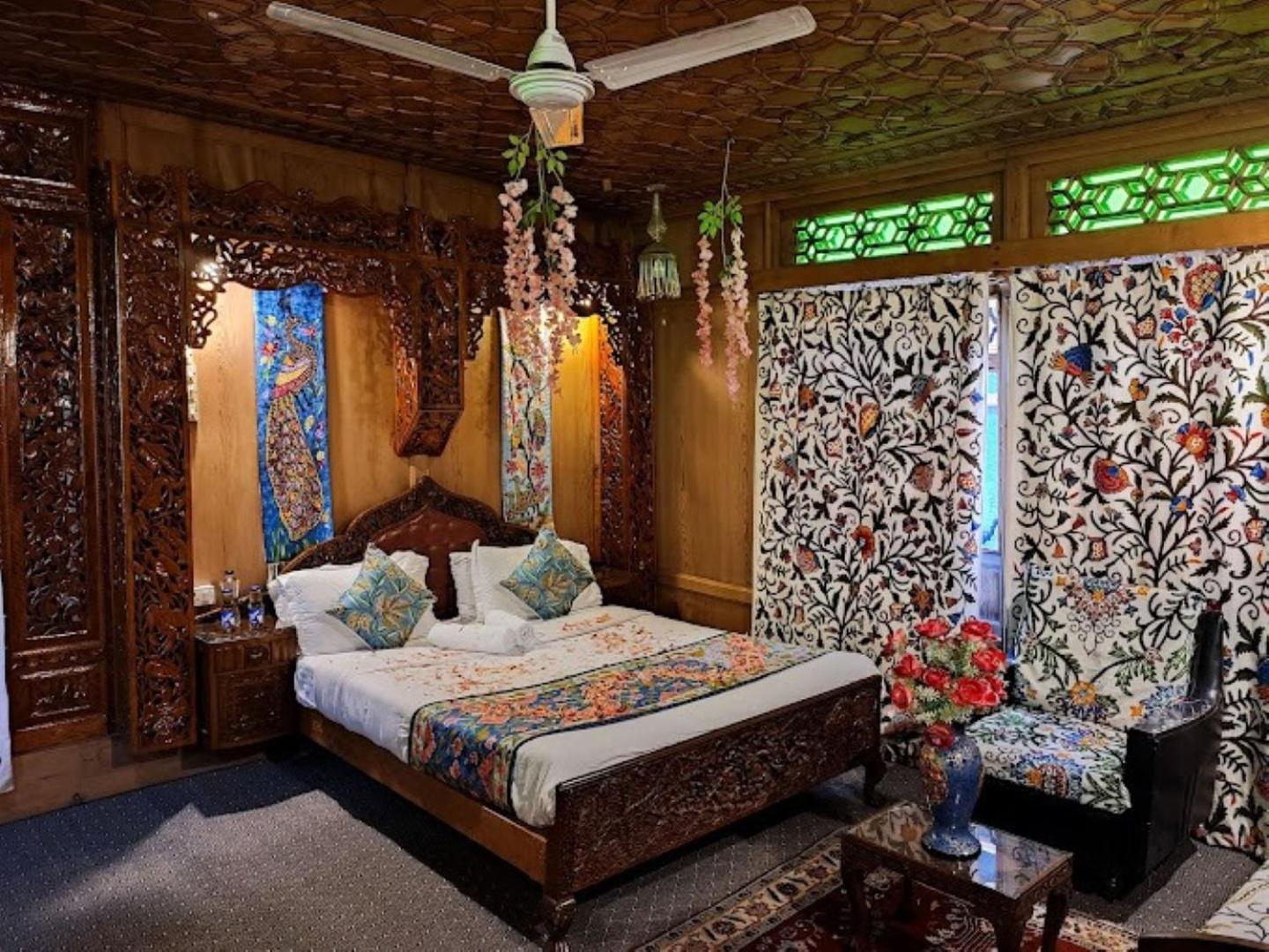 Srīnagar Young Bombay Premium Heritage Houseboat מראה חיצוני תמונה