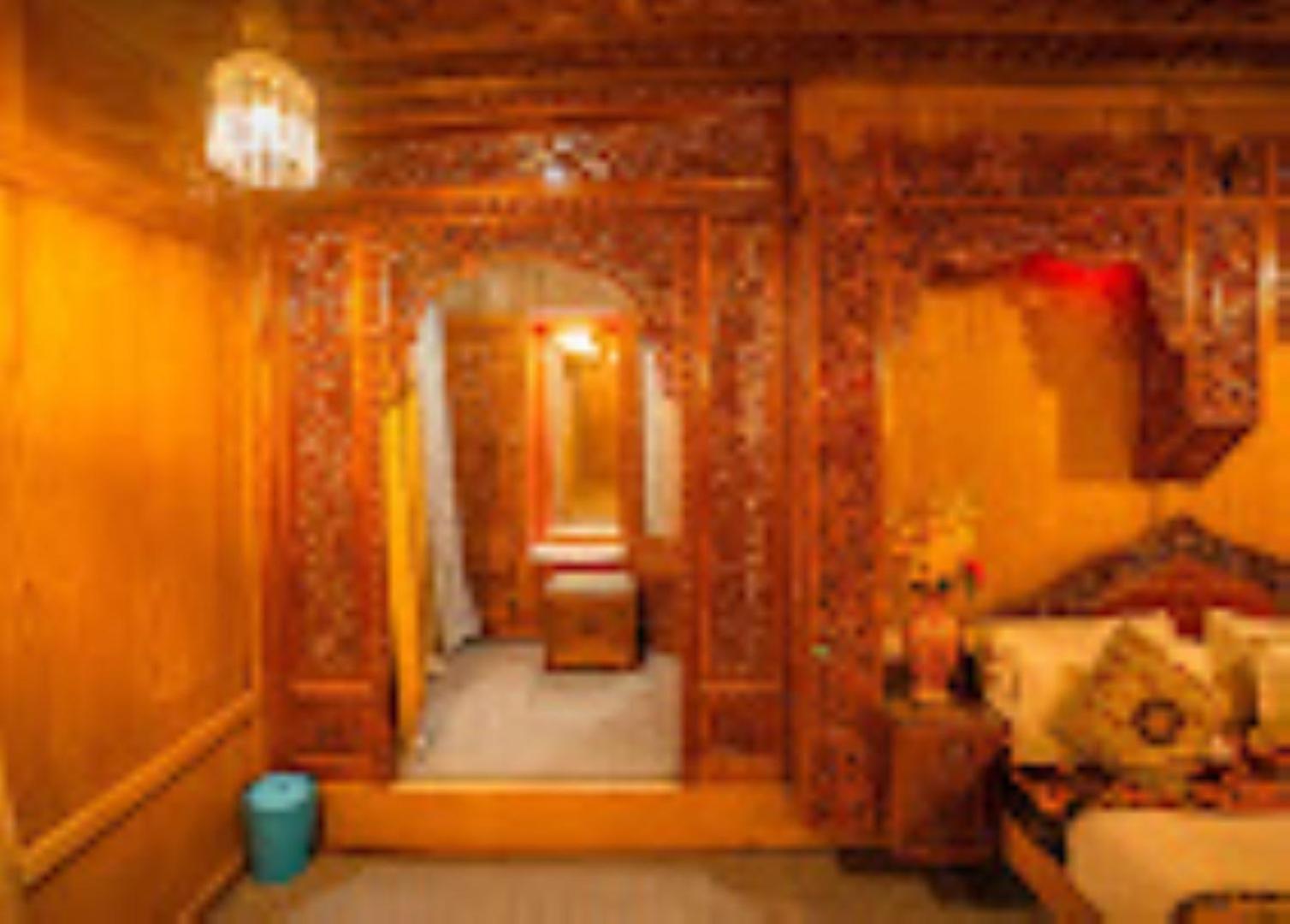 Srīnagar Young Bombay Premium Heritage Houseboat מראה חיצוני תמונה